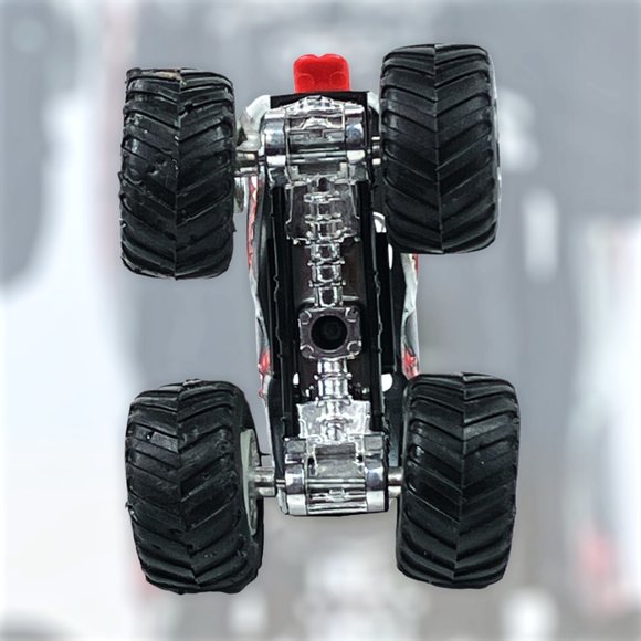 MONSTER MUTT DALMATIAN HOT WHEELS MONSTER JAM TRUCK 1/64 DIECAST Pre-Owned - Picture 11 of 13